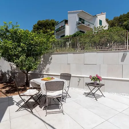 Apartment Villa Lavandula - Swimming Pool View 4*