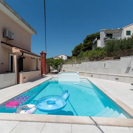 Apartment Villa Lavandula - Swimming Pool View Guest house Trogir