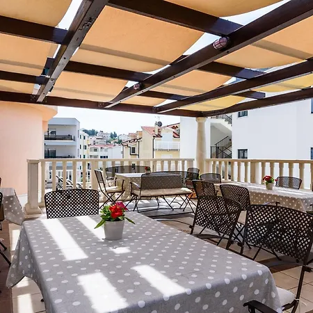 Guest house Apartment Villa Lavandula - Swimming Pool View 4*