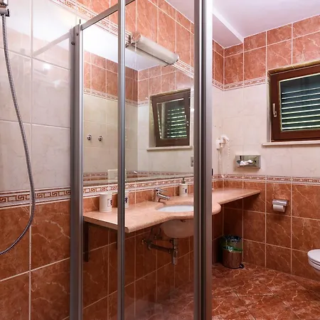 Guest house Apartment Villa Lavandula - Swimming Pool View 4*