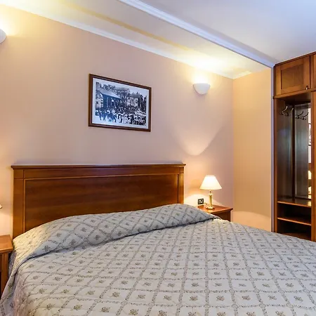 Apartment Villa Lavandula - Swimming Pool View