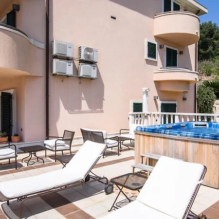 Apartment Villa Lavandula - Swimming Pool View Guest house 4*