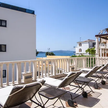 Apartment Villa Lavandula - Swimming Pool View 4*