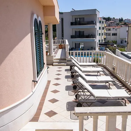 Apartment Villa Lavandula - Swimming Pool View 4* Trogir